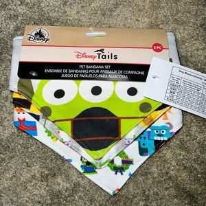 Disney pet bandannas nwt sz sm